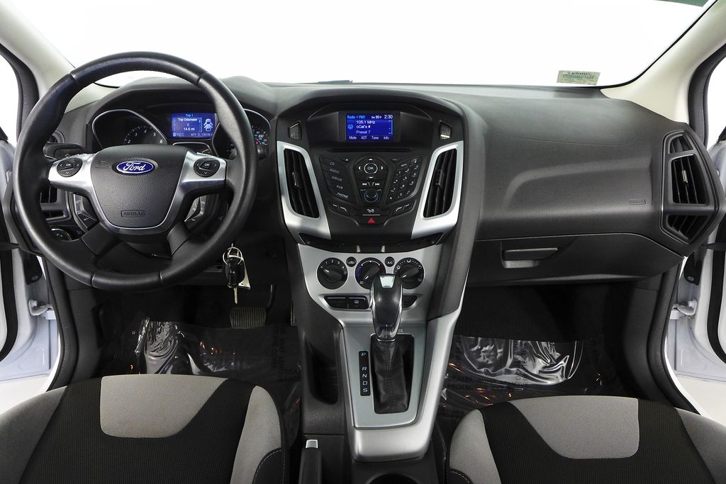 Thumbnail: 2012 Ford Focus - 23