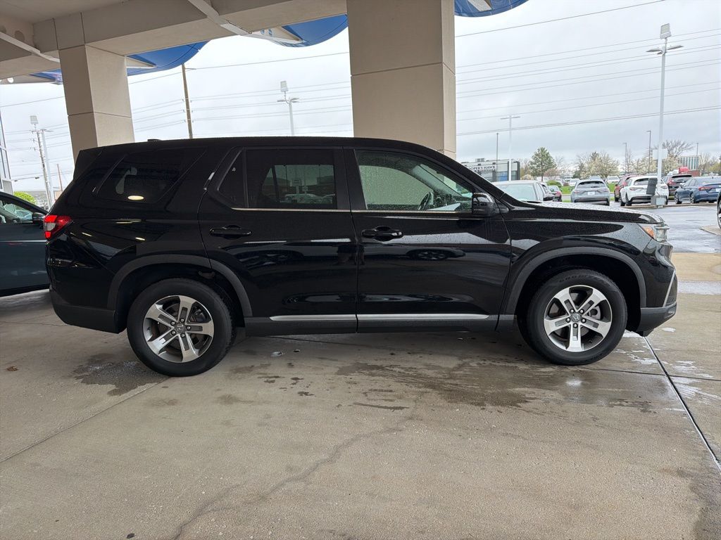 Thumbnail: 2023 Honda Pilot - 6