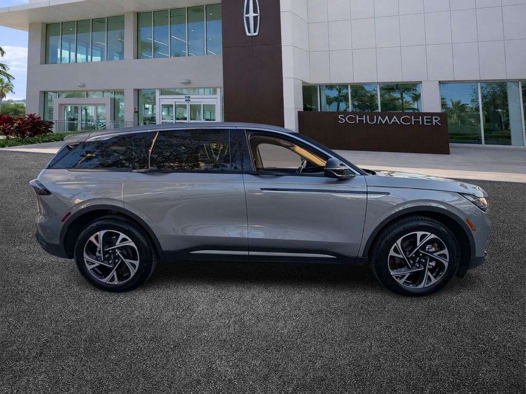 new 2025 Lincoln Nautilus car, priced at $55,728