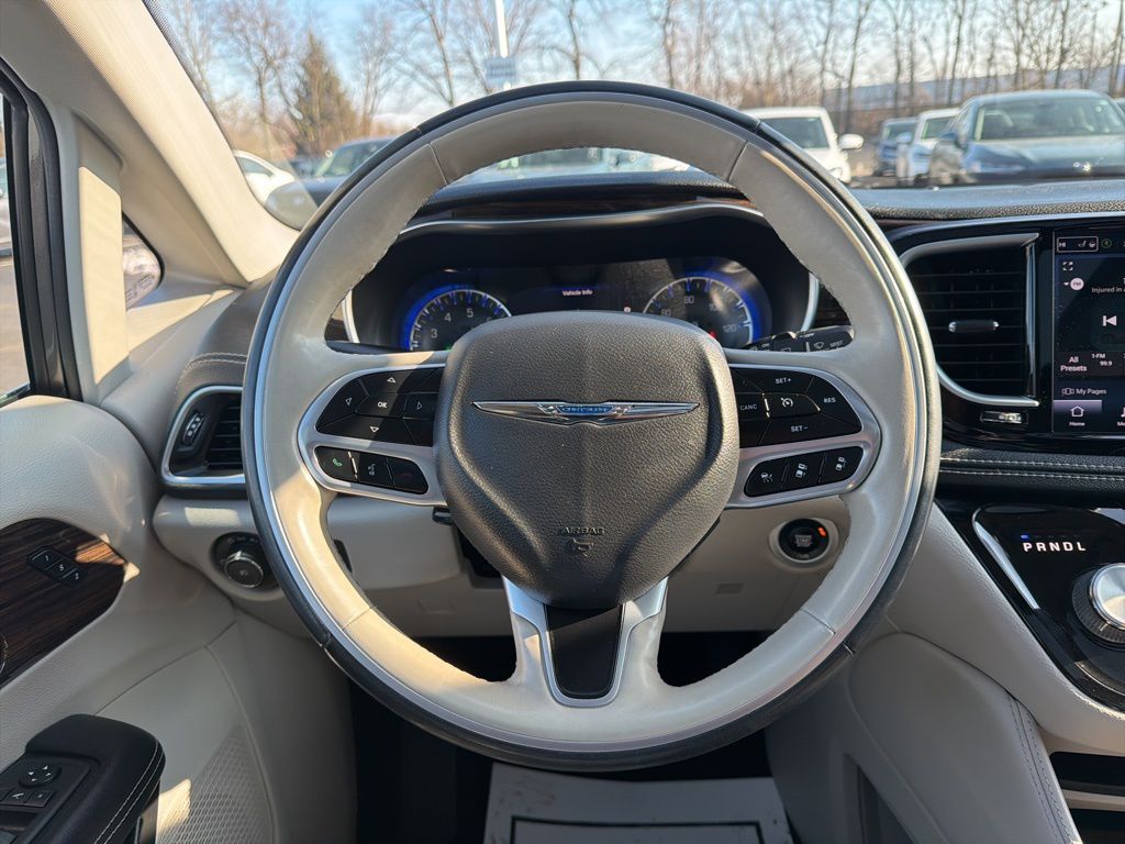 Thumbnail: 2021 Chrysler Pacifica - 13