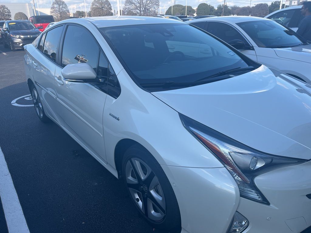 2018 Toyota Prius Three Touring 3