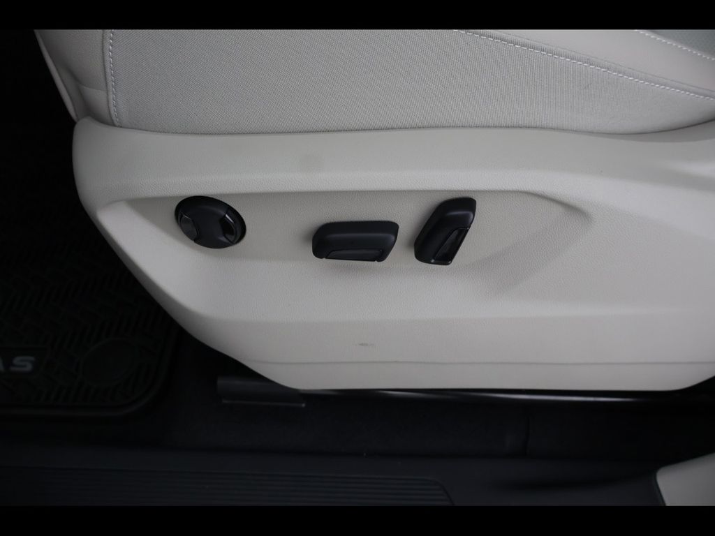 2026 Volkswagen Atlas SE - Photo 18