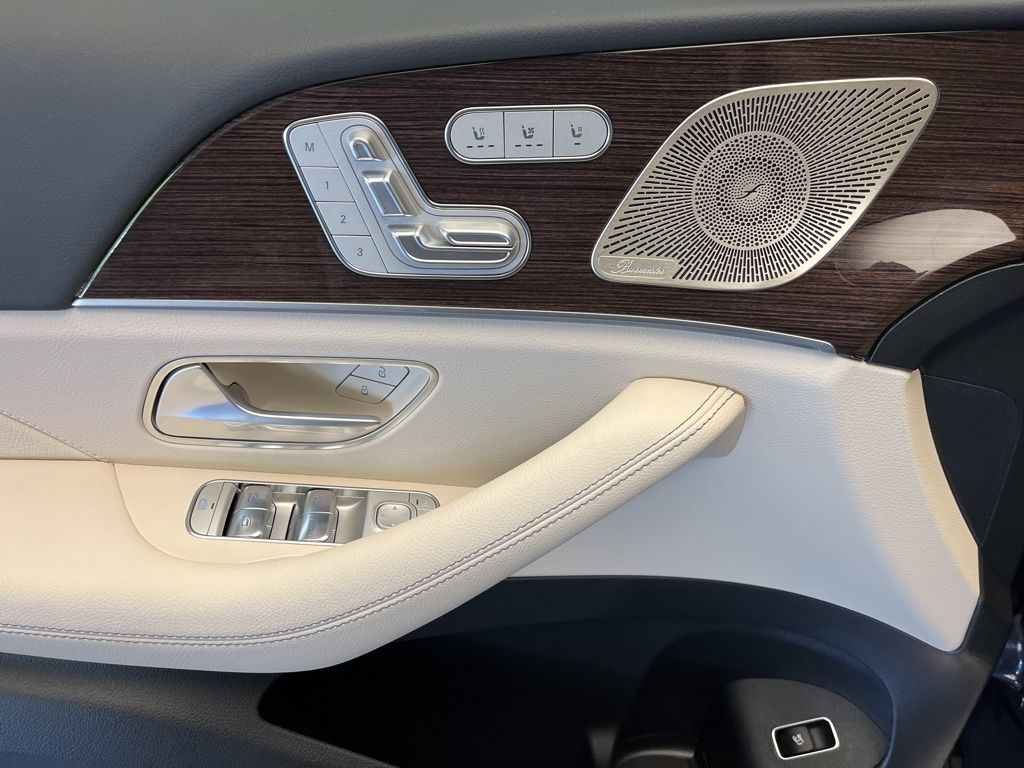 Thumbnail: 2025 Mercedes-Benz GLE - 12