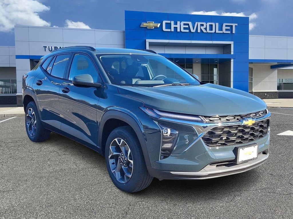 2025 Chevrolet Trax LT 2