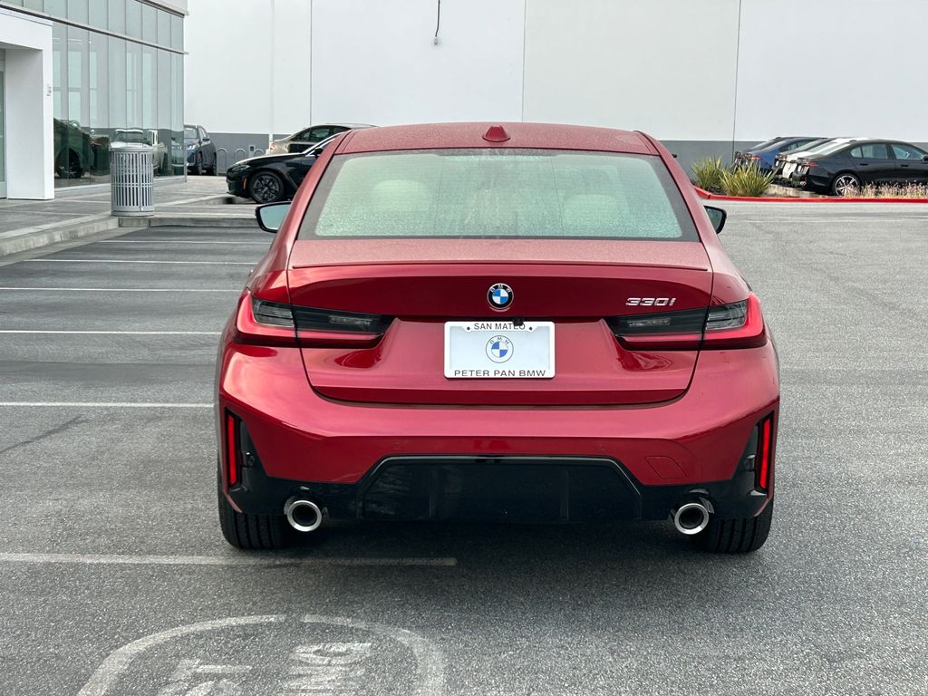 Thumbnail: 2026 BMW 3 Series - 4