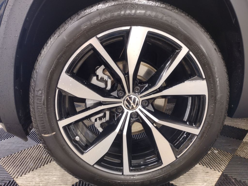 2025 Volkswagen Atlas Cross Sport 2.0T SEL Premium R-Line