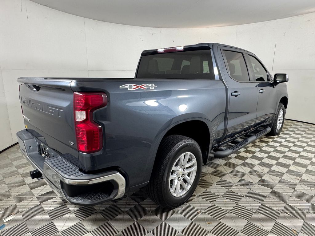 2021 Shadow Gray Metallic Chevrolet Silverado 1500 LT 4X4 Truck