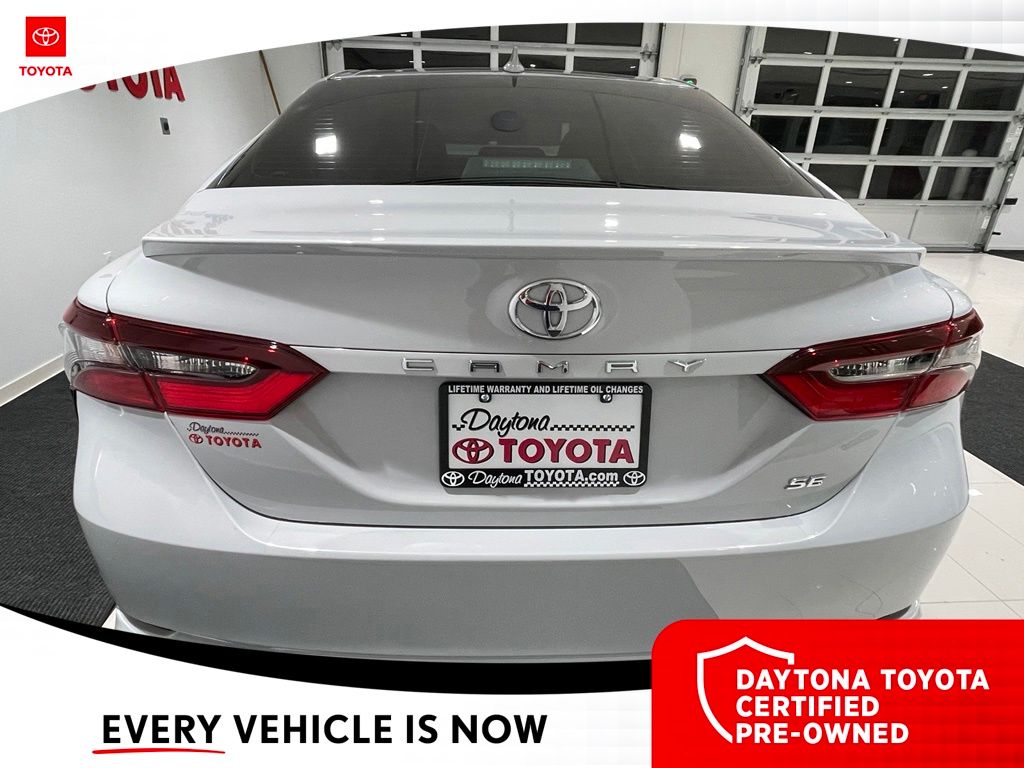 2024 Toyota Camry SE - Photo 11