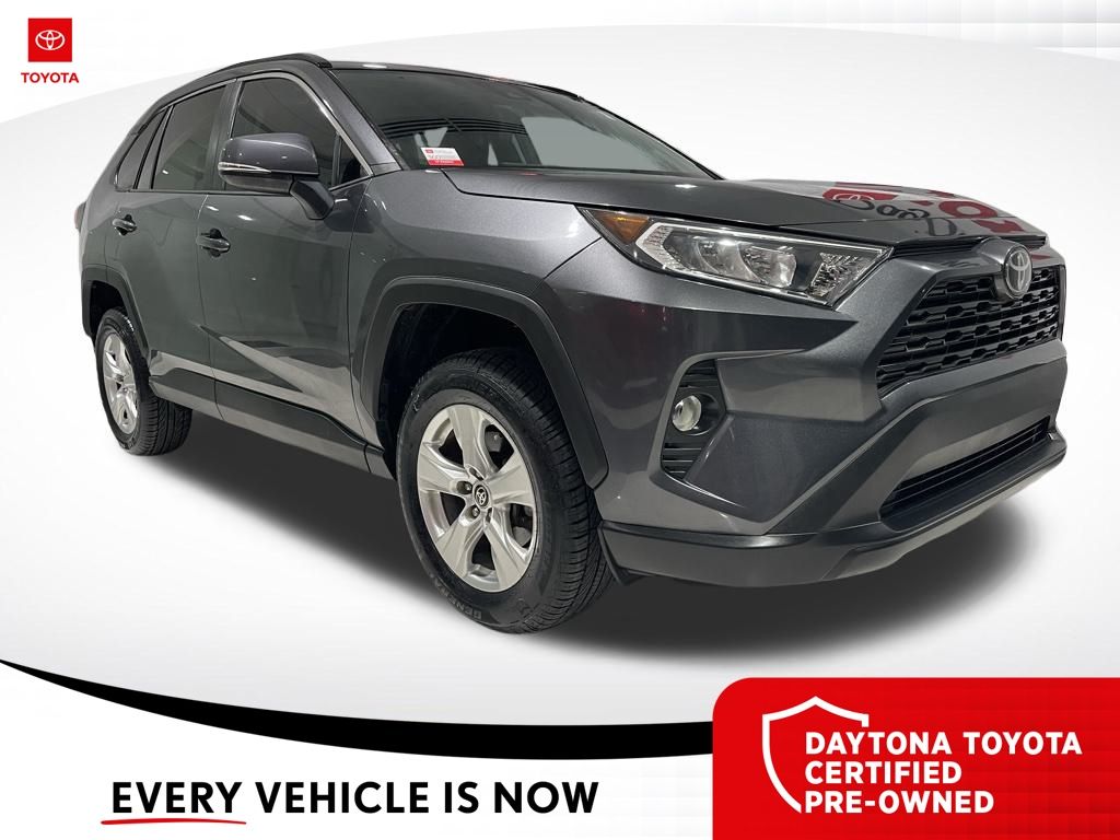 2021 Toyota RAV4 XLE's photo