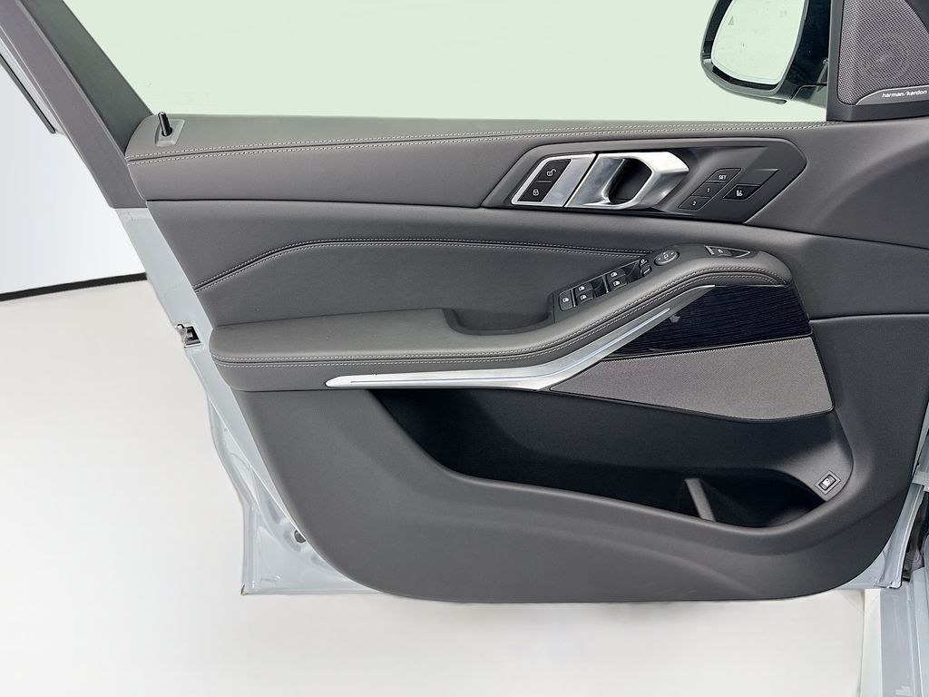 Thumbnail: 2026 BMW X5 - 23