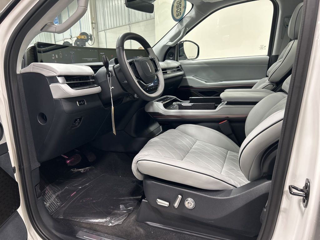 new 2026 Lincoln Navigator L car, priced at $126,050