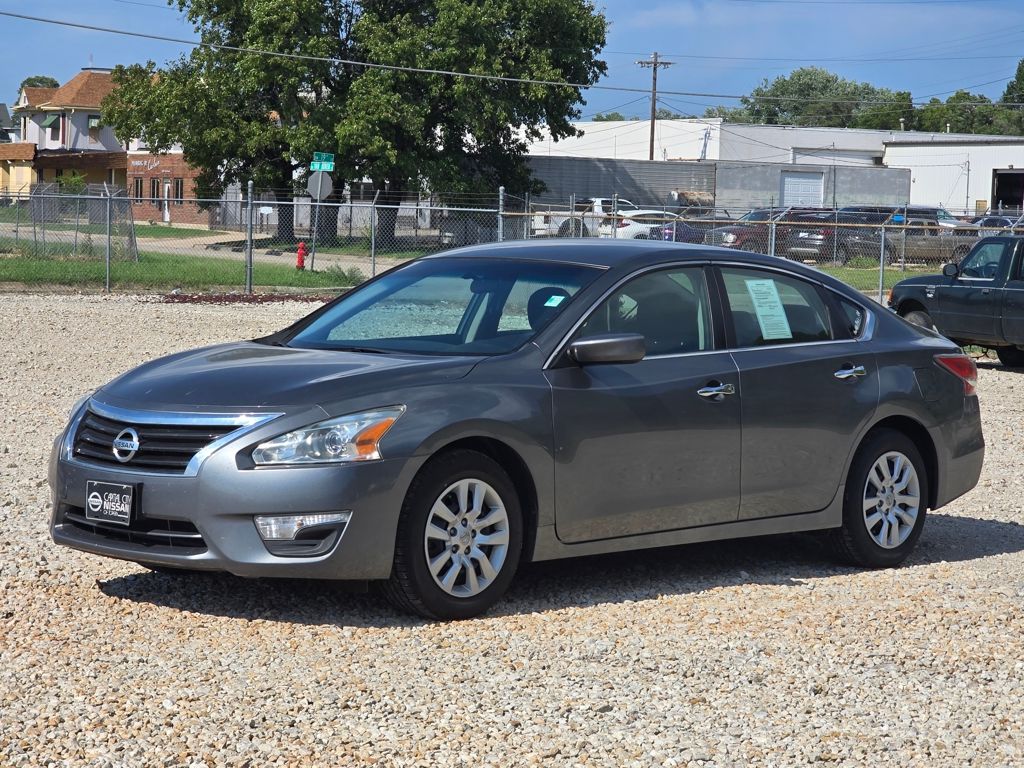 Used 2014 Nissan Altima S with VIN 1N4AL3AP8EN376521 for sale in Kansas City