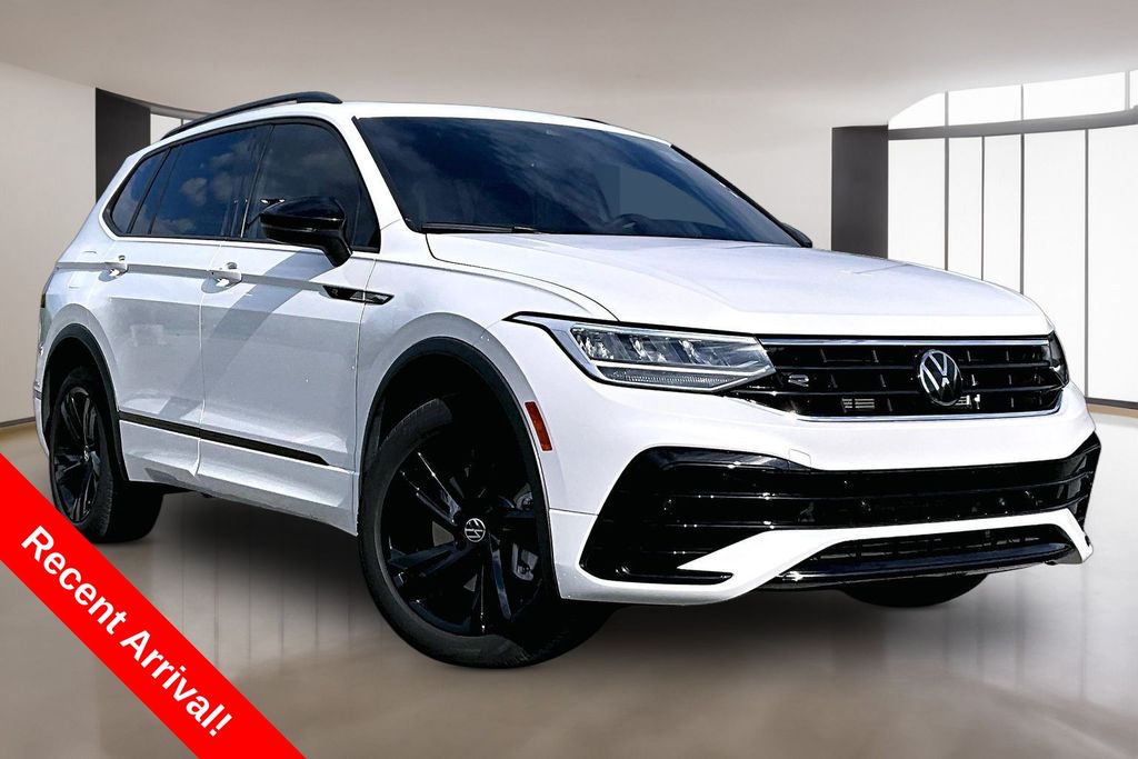2024 Volkswagen Tiguan 2.0T SE R-Line Black 4Motion's photo