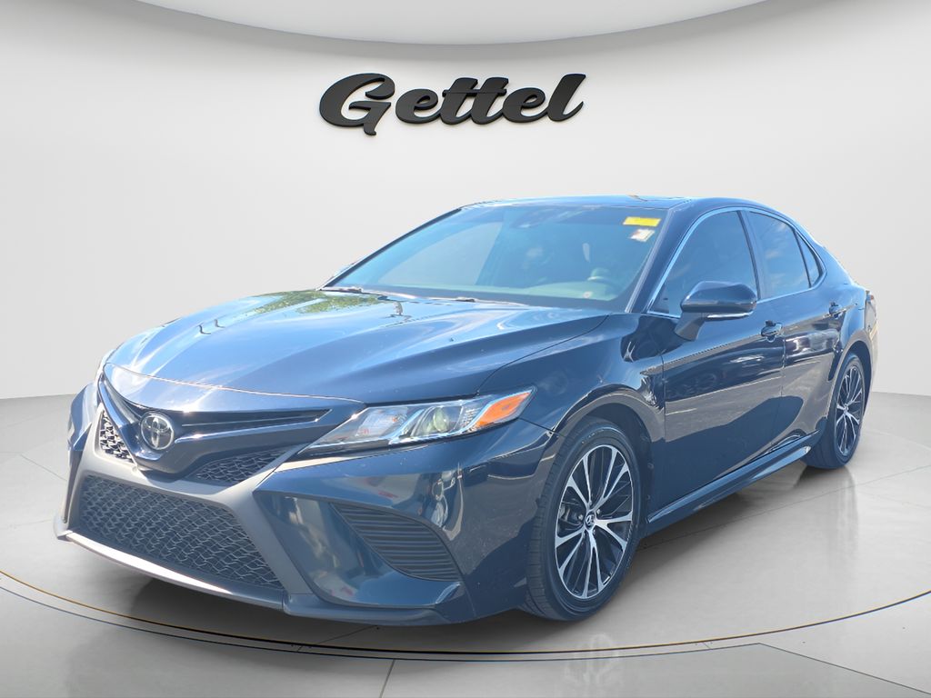 Pre-Owned 2020 Toyota Camry SE 4D Sedan in #S753417A | Gettel