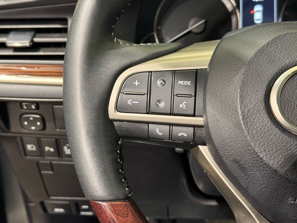 Thumbnail: 2017 Lexus ES - 24