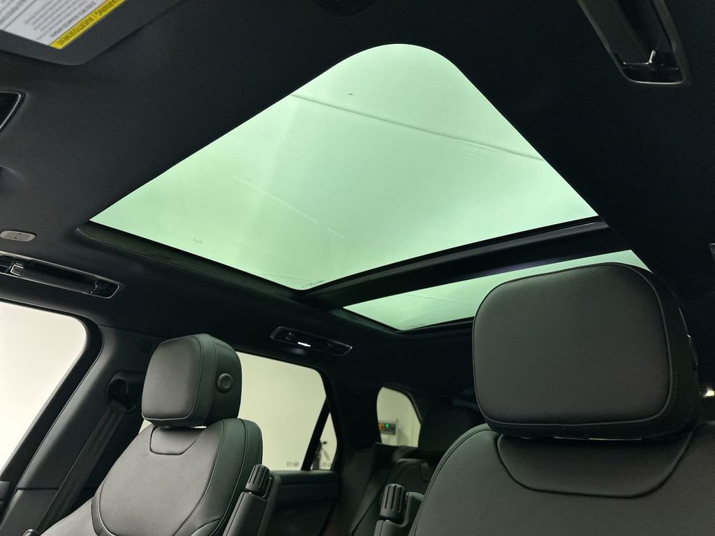 Thumbnail: 2025 Land Rover Range Rover Sport - 10