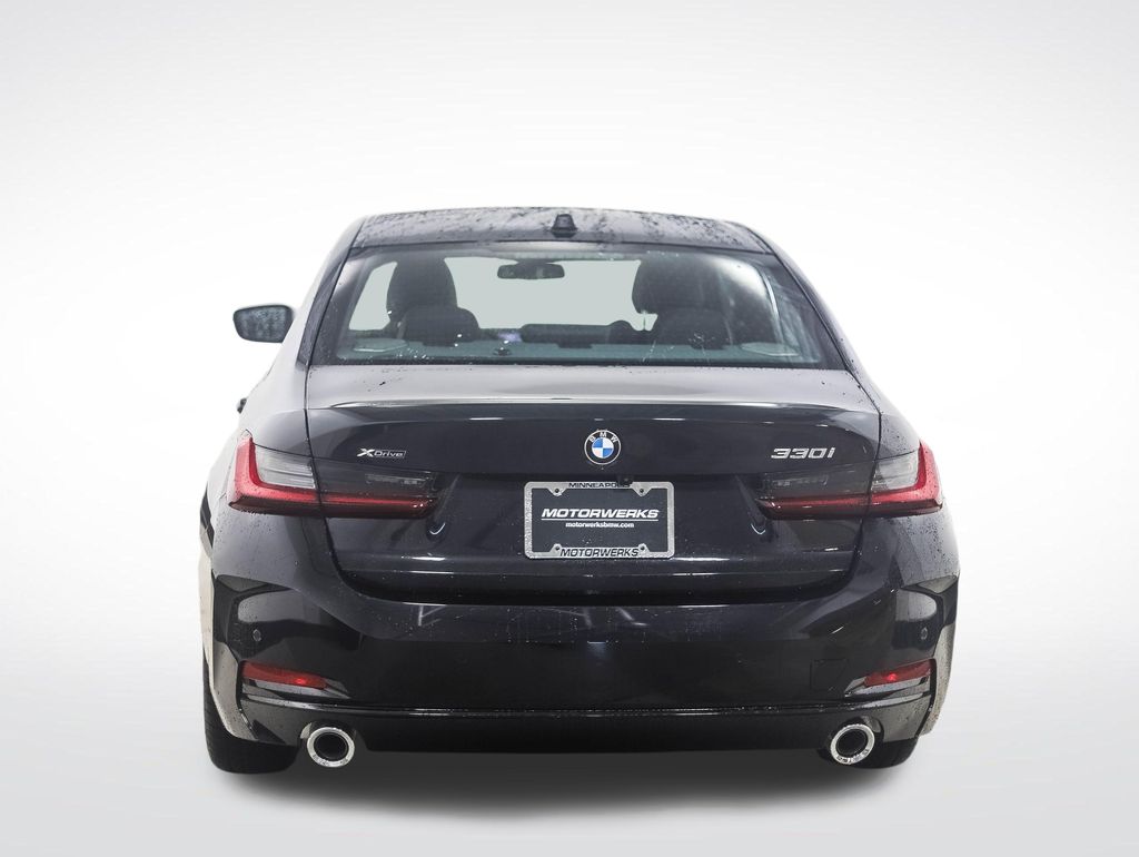 Thumbnail: 2025 BMW 3 Series - 4