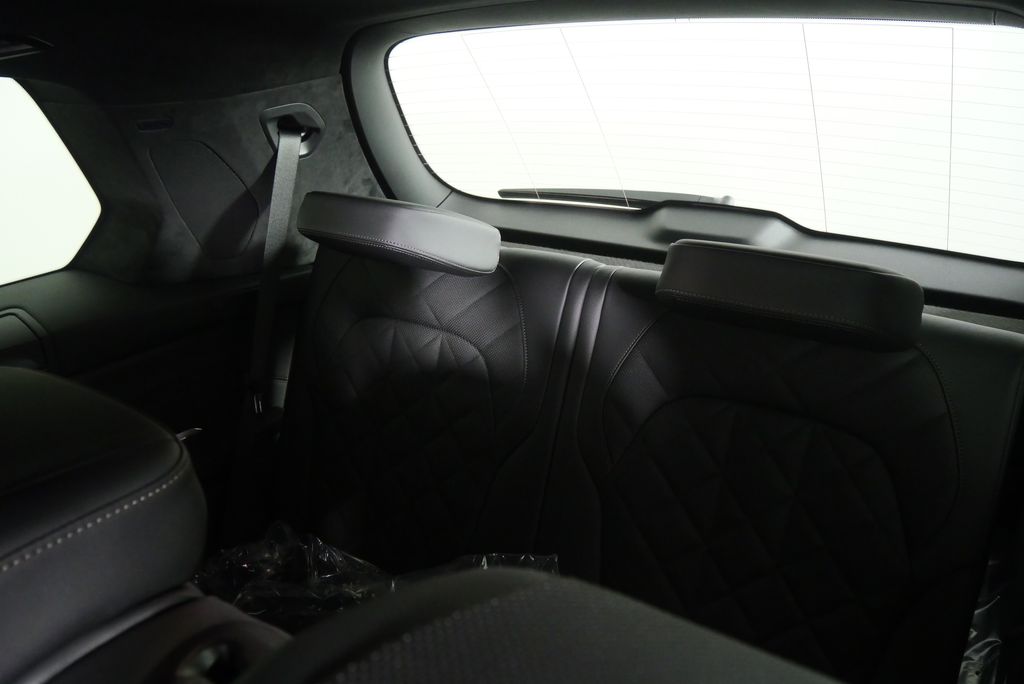 Thumbnail: 2026 BMW X7 - 16