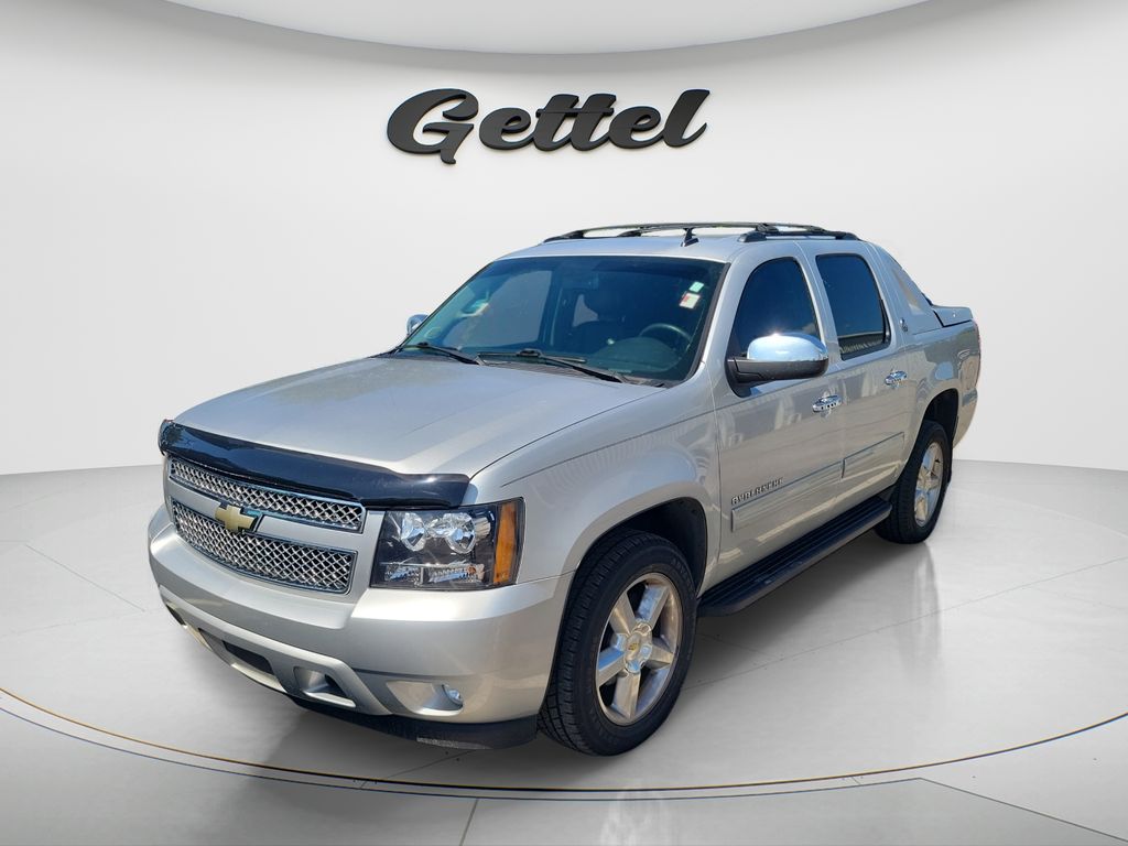 2013 Chevrolet Avalanche LT Black Diamond Edition RWD