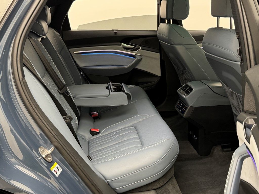 2023 Audi e-tron S Prestige 22