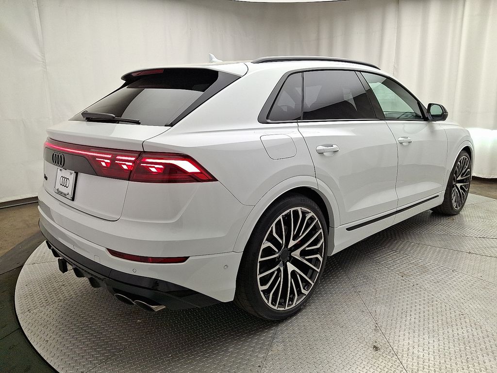 Thumbnail: 2026 Audi SQ8 - 3