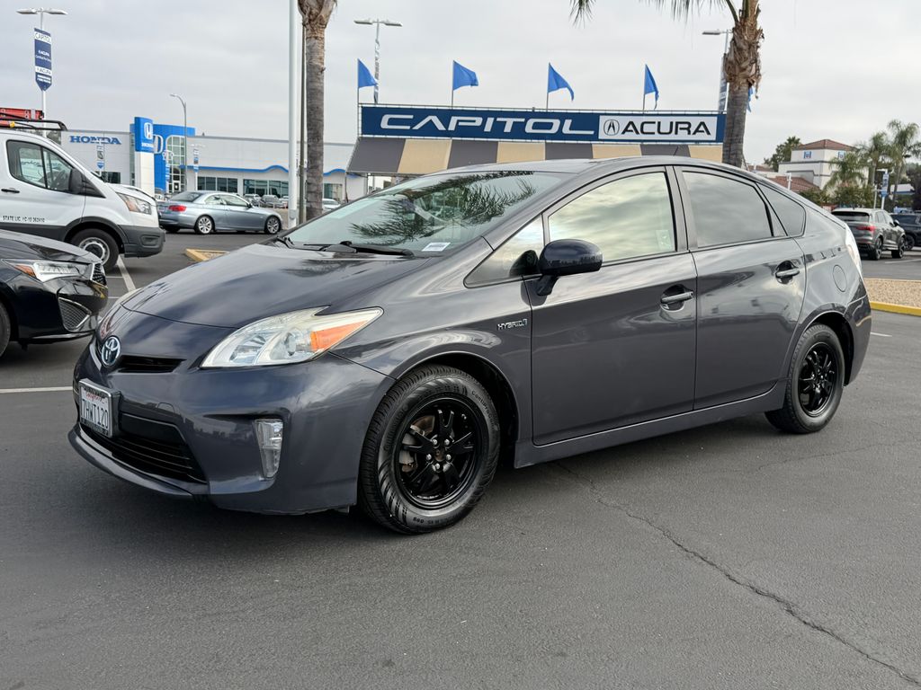 Thumbnail: 2015 Toyota Prius - 4
