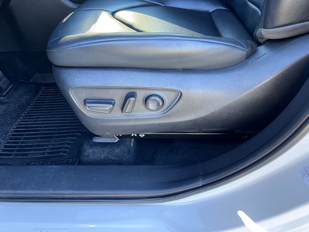 Used 2022 Toyota Highlander SUV