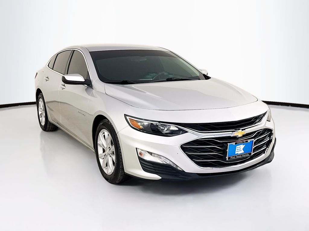 Silver Ice Metallic 2020 Chevrolet Malibu Sedan Front-Wheel Drive Continuously Variable Transmission