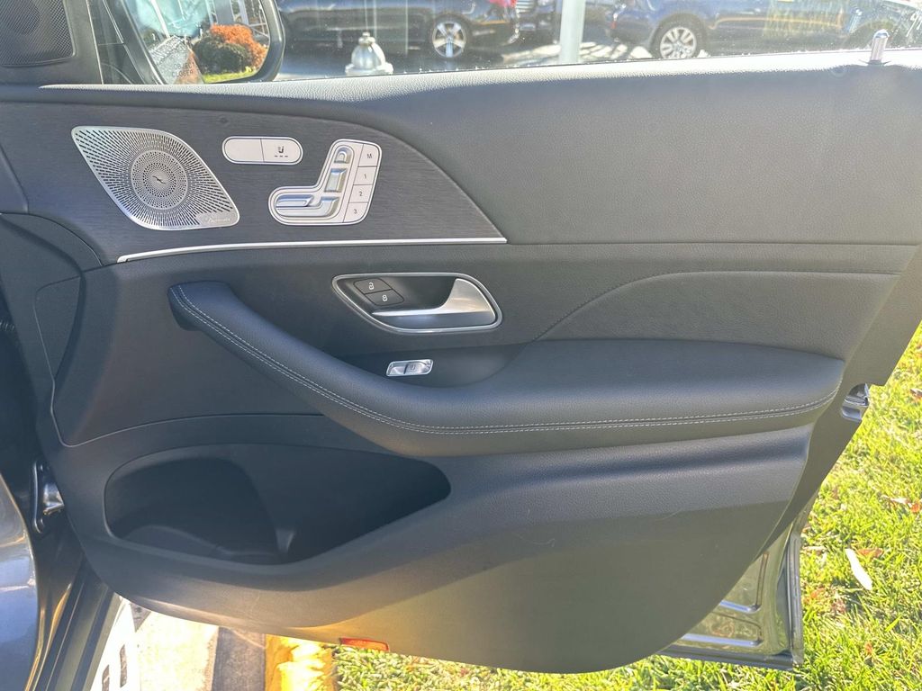 Thumbnail: 2022 Mercedes-Benz GLE - 19