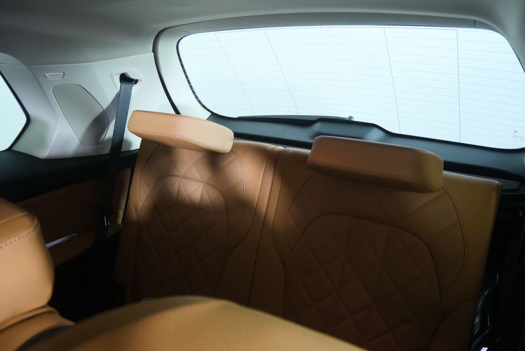 Thumbnail: 2026 BMW X7 - 18