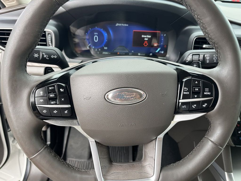 2021 Ford Explorer Platinum 34