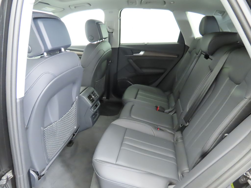 2025 Audi Q5  23