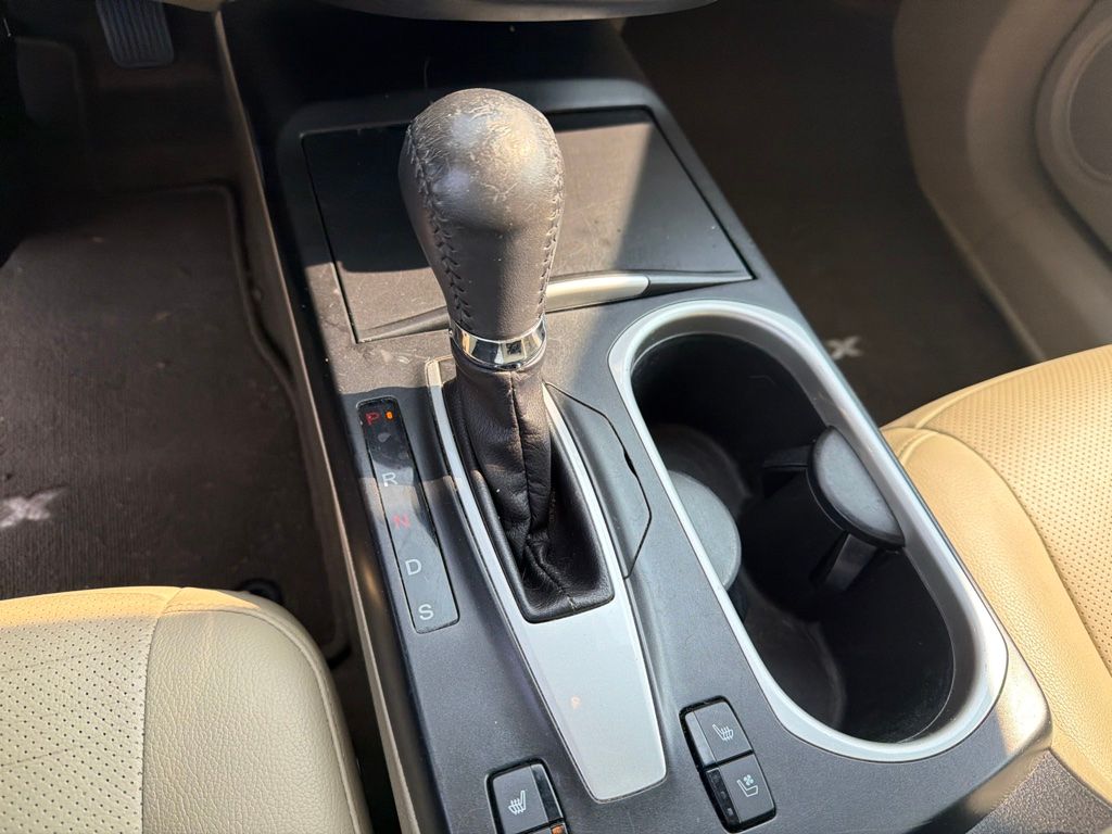 Used 2016  Acura Base image 9