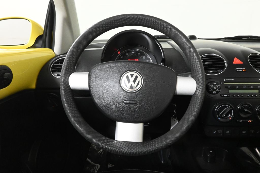 2008 Volkswagen Beetle S 27