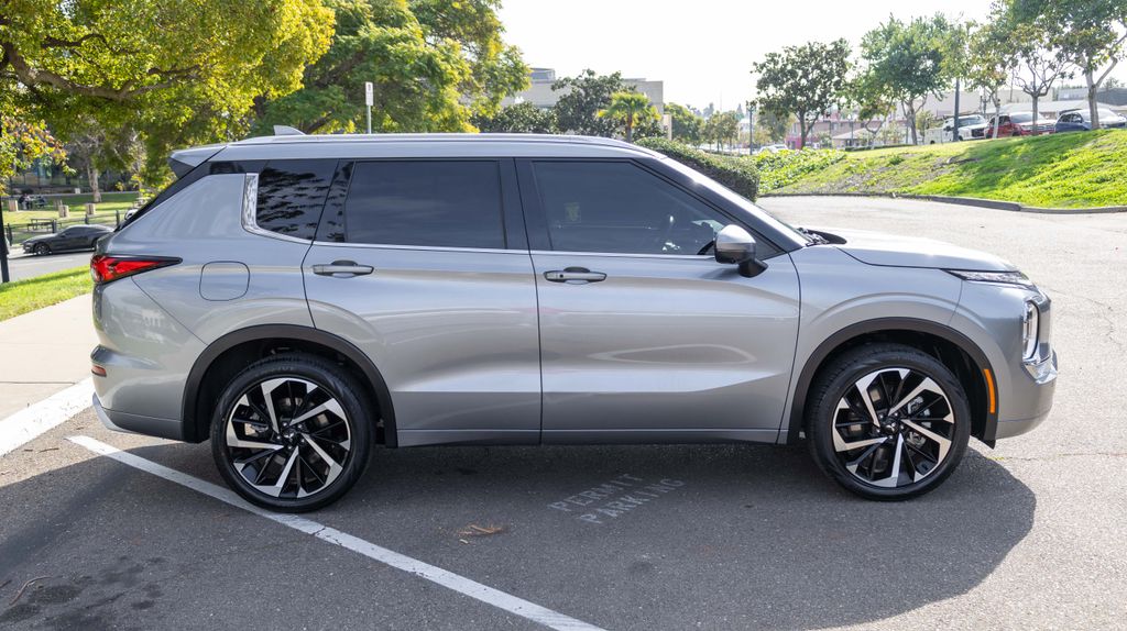 Used 2024 Mitsubishi Outlander SEL 4D Sport Utility