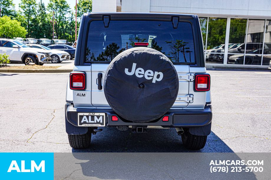 Used 2023 Silver Jeep Sahara image 11
