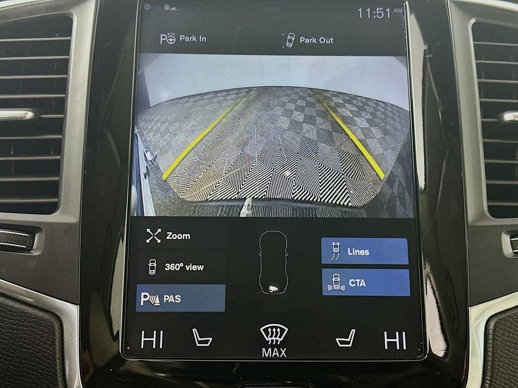 Used 2019 Blue Volvo T6 Momentum image 20