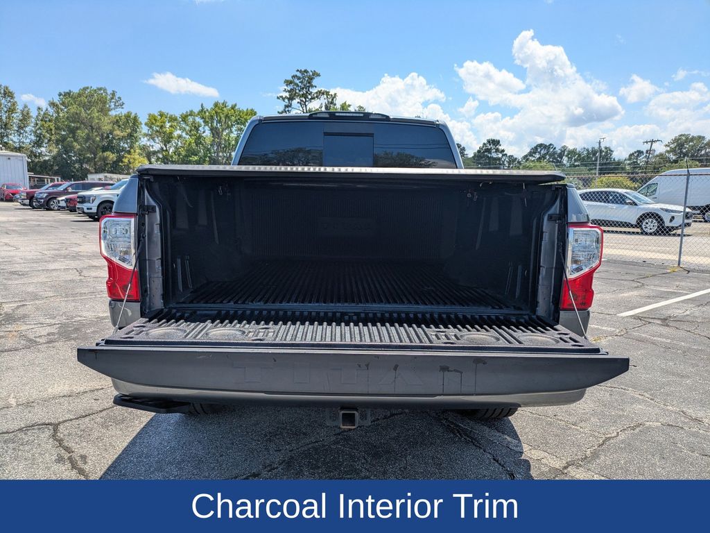 2019 Nissan TITAN SV