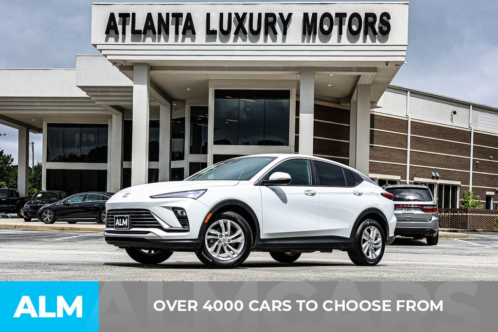 Used 2025 White Buick Preferred image 3
