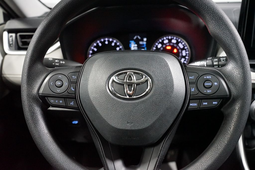Thumbnail: 2022 Toyota RAV4 - 12