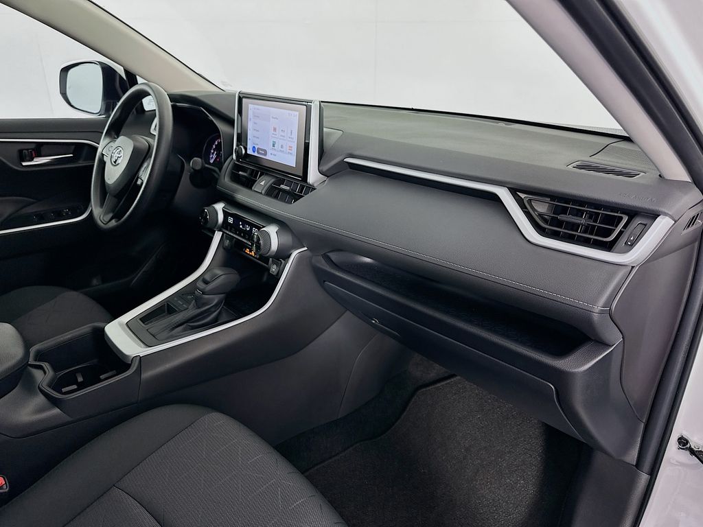 Thumbnail: 2025 Toyota RAV4 - 29