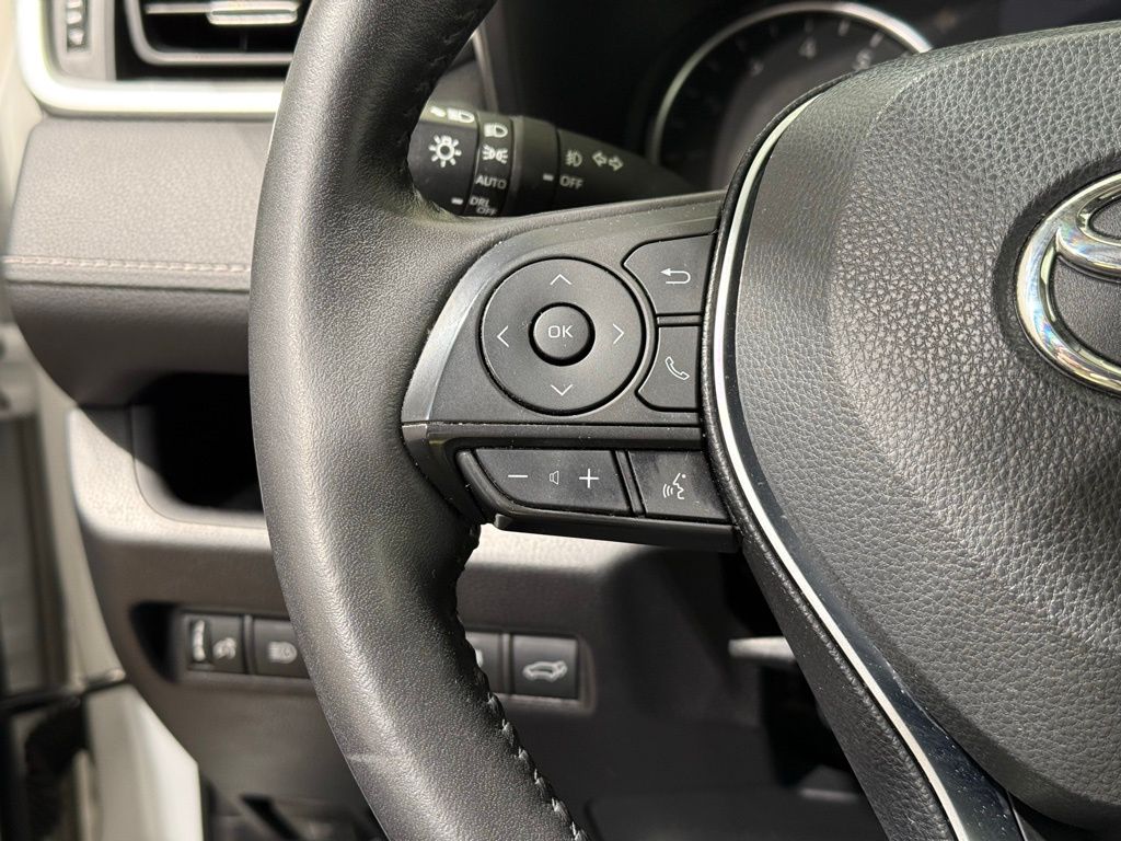 Thumbnail: 2019 Toyota RAV4 - 25