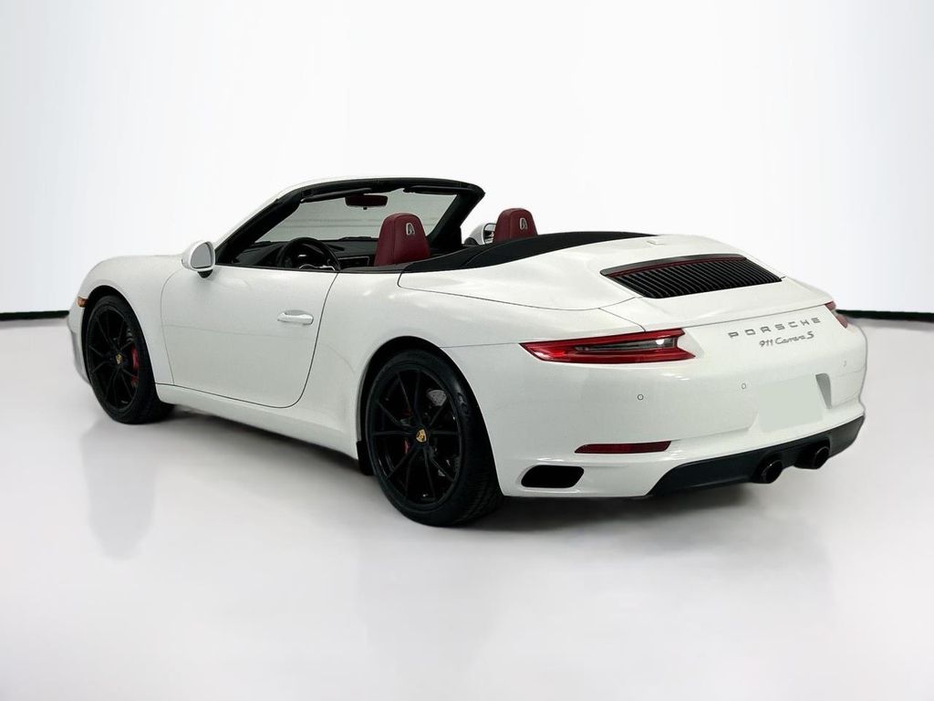 Thumbnail: 2019 Porsche 911 - 10
