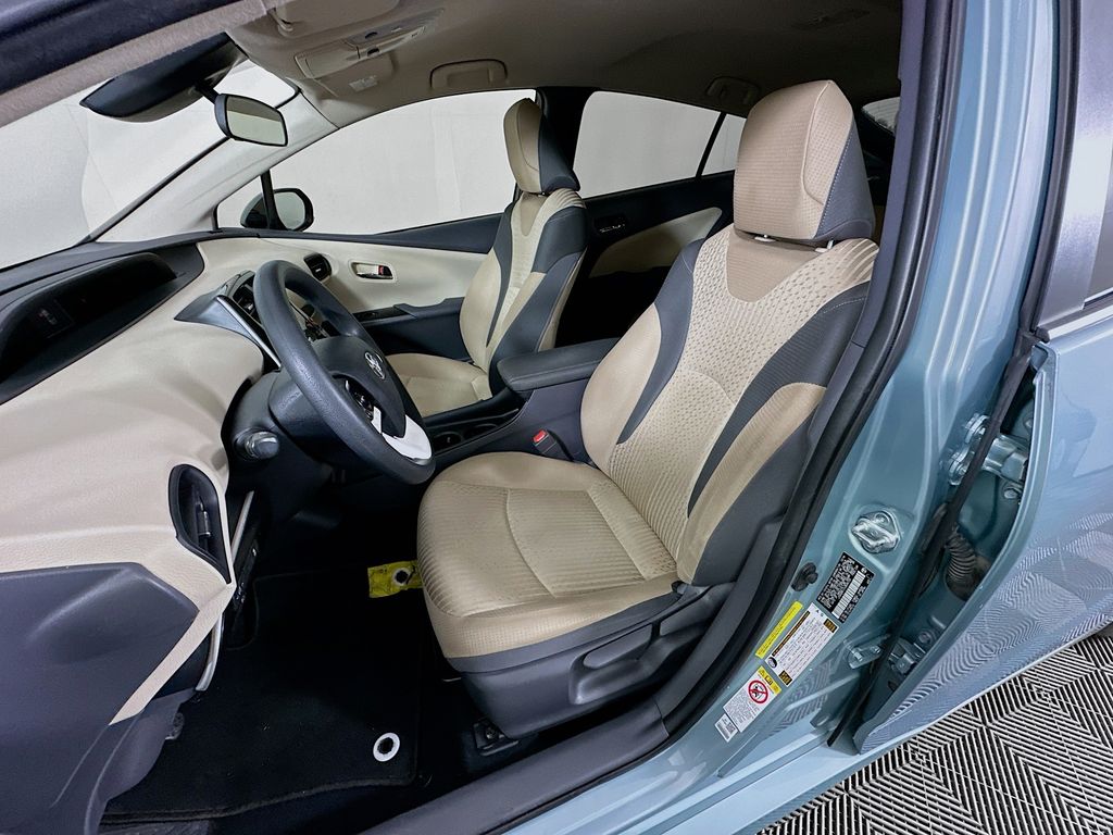 Thumbnail: 2017 Toyota Prius - 20