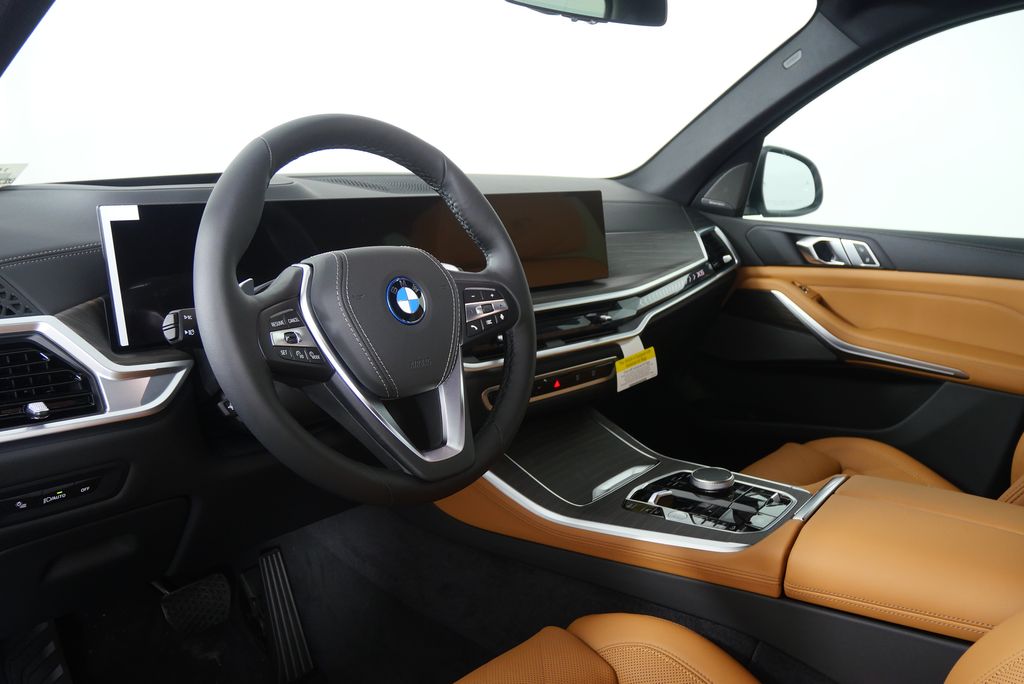 Thumbnail: 2026 BMW X5 - 13