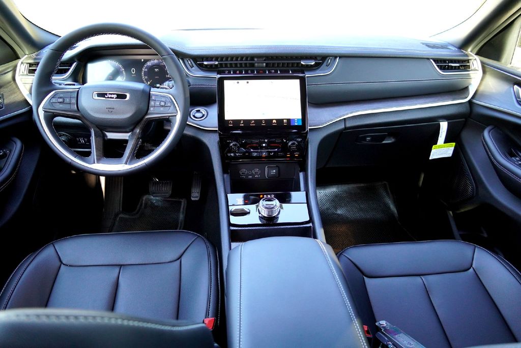 New Car 2025 Jeep Grand Cherokee L  Limited For Sale Under $60,000 In Taylor, Texas