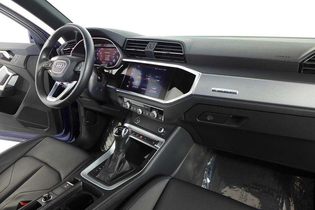 Thumbnail: 2022 Audi Q3 - 13