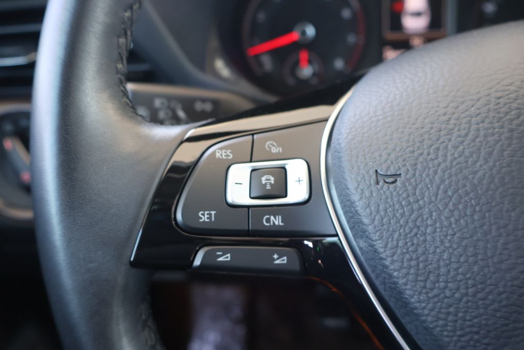 2020 Volkswagen Passat 2.0T 12