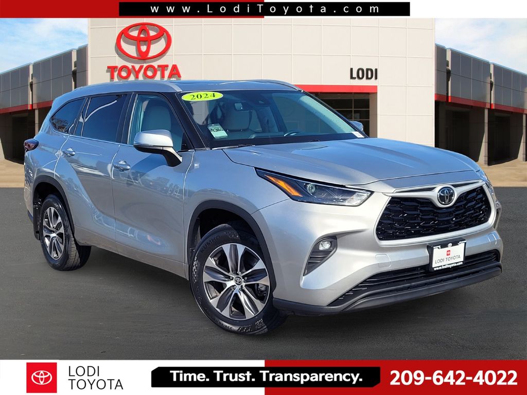 2024 Toyota Highlander XLE AWD