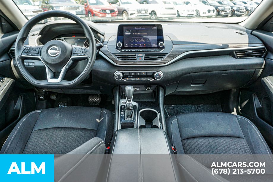 Used 2024 Red Nissan 2.5 SV image 24